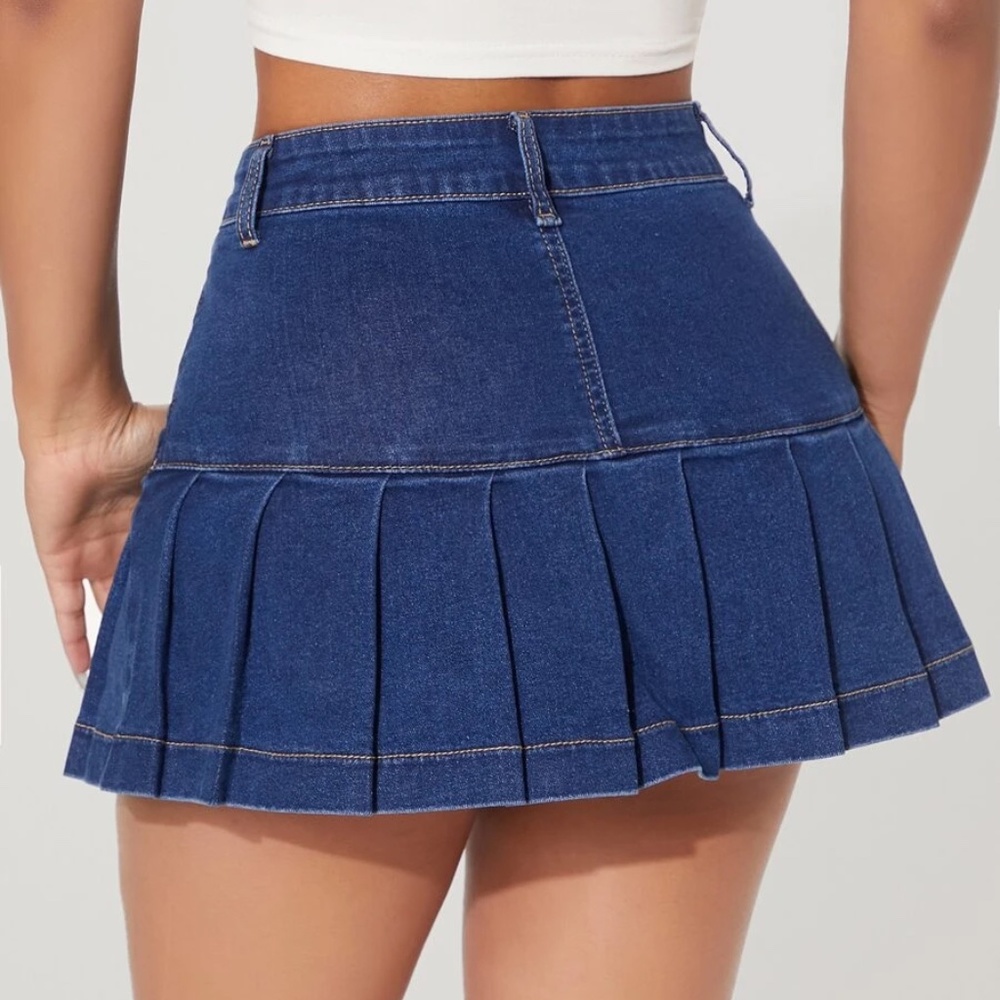 SHEIN Pleated Denim Skirt XXS New Without Tags